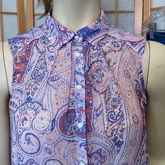 3/$20 H&M Sleeveless Buttondown with Collar - Picture 3 of 8